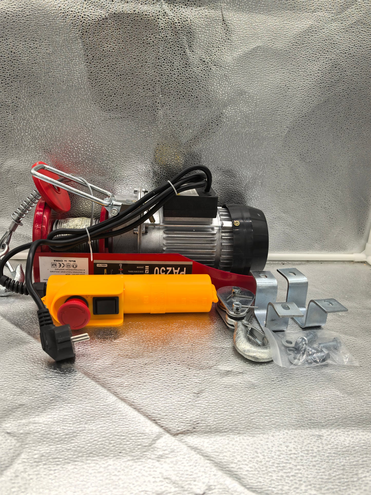 Palan cu cablu Haina 125kg / 250kg, 2000 W