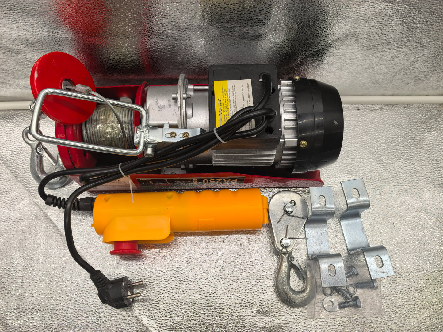 Palan cu cablu Haina 125kg / 250kg, 2000 W