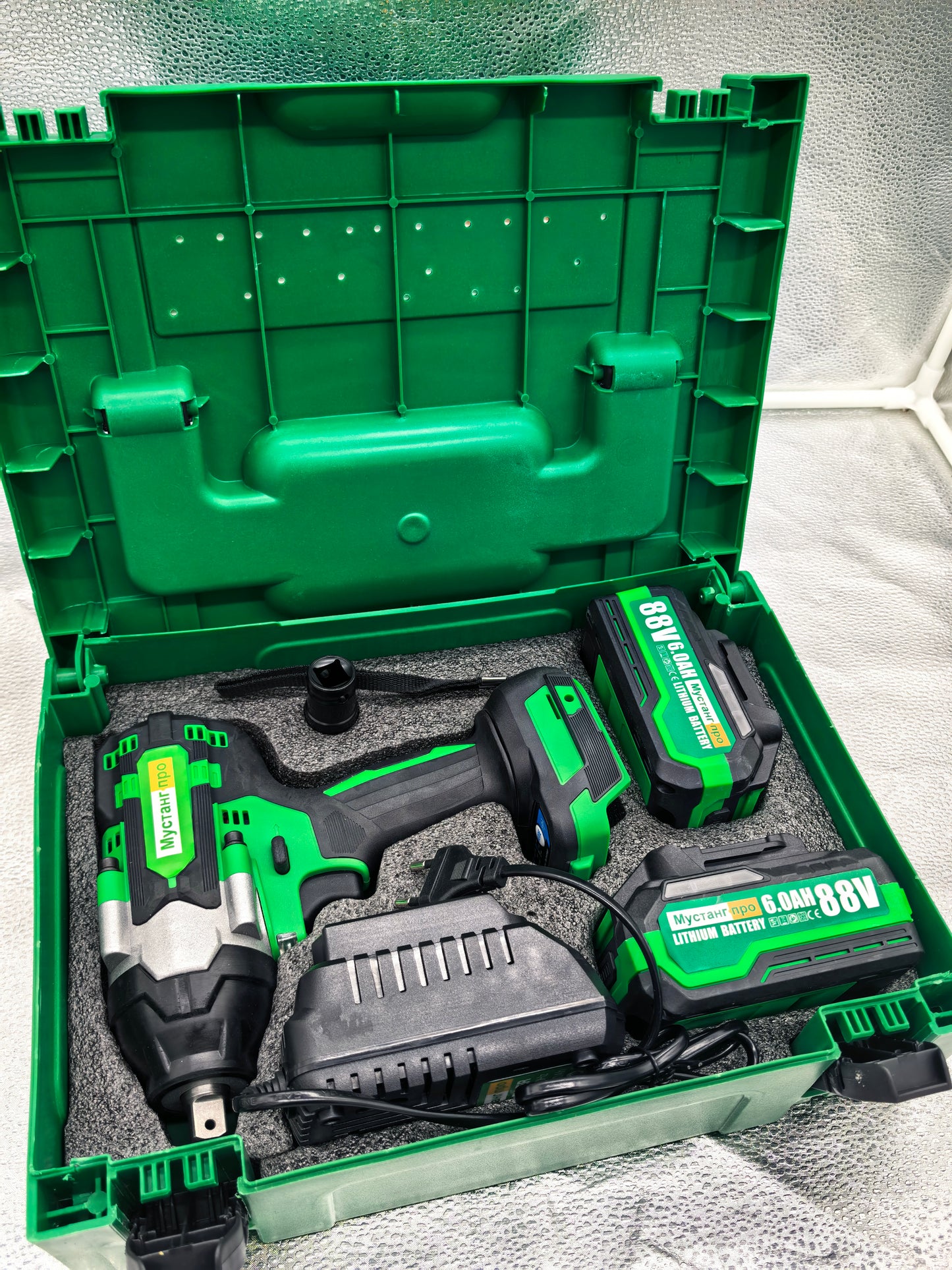 Masina de insurubat cu impact fara fir Mustang Pro 88V